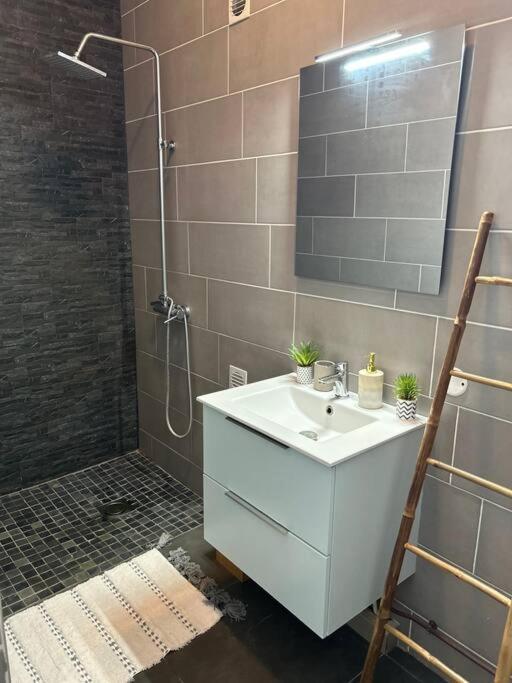 Appartement A 2 Pas De La Plage De Terre Sainte Zewnętrze zdjęcie